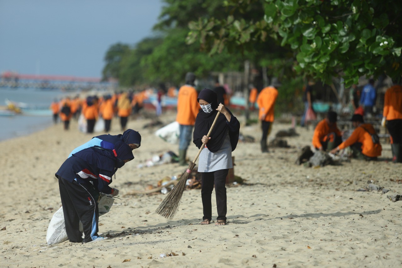 Educate Public about Waste, PT Timah Tbk Supports the 2022 National ...